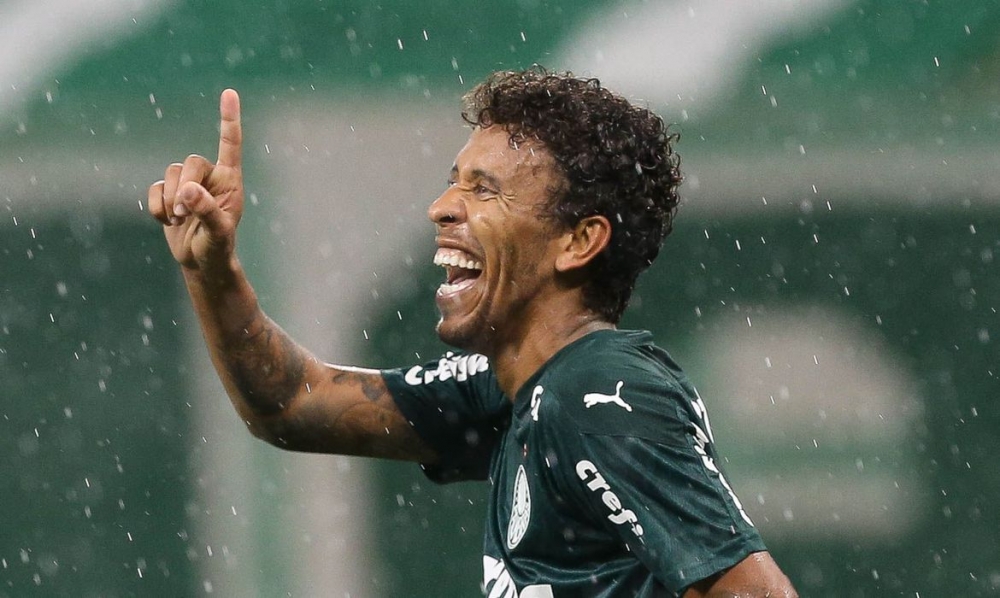 Com gols no fim, Palmeiras bate Santo Andr e vai  semi do Paulista