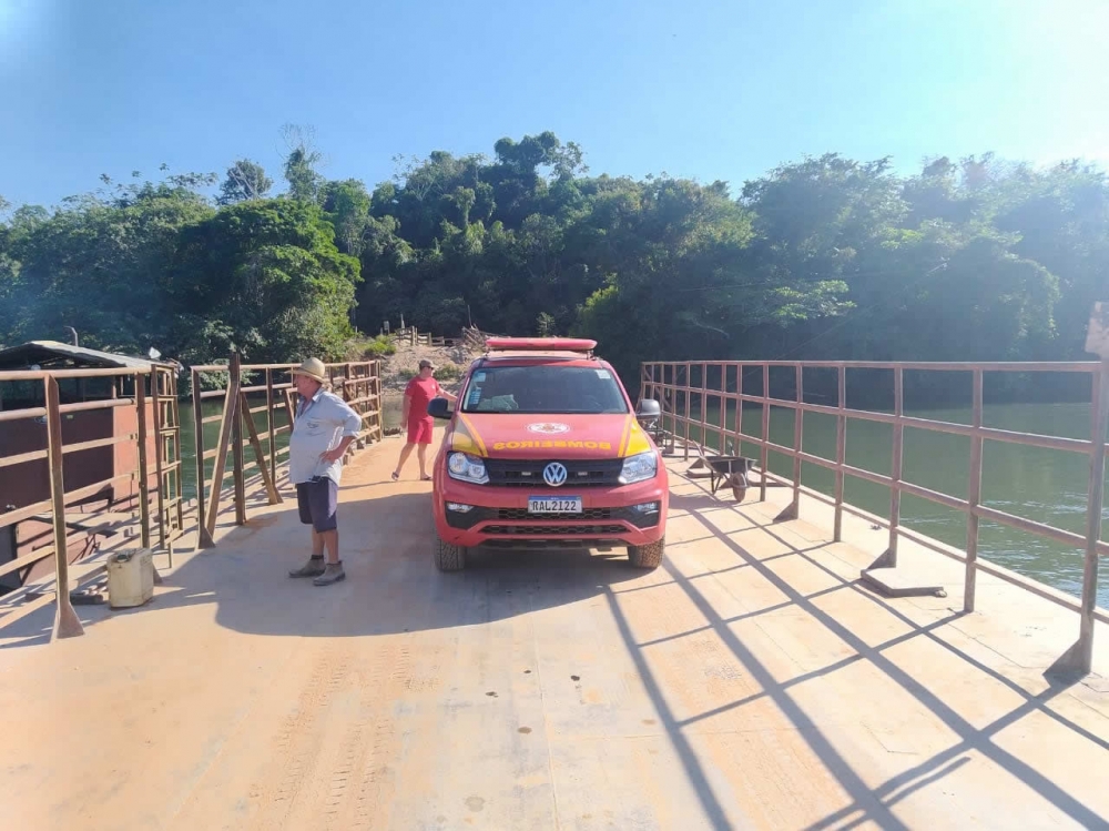 Corpo de balseiro que morreu s�bado, dia 01, ser� levado para autopsia em Ju�na hoje, dia 04.