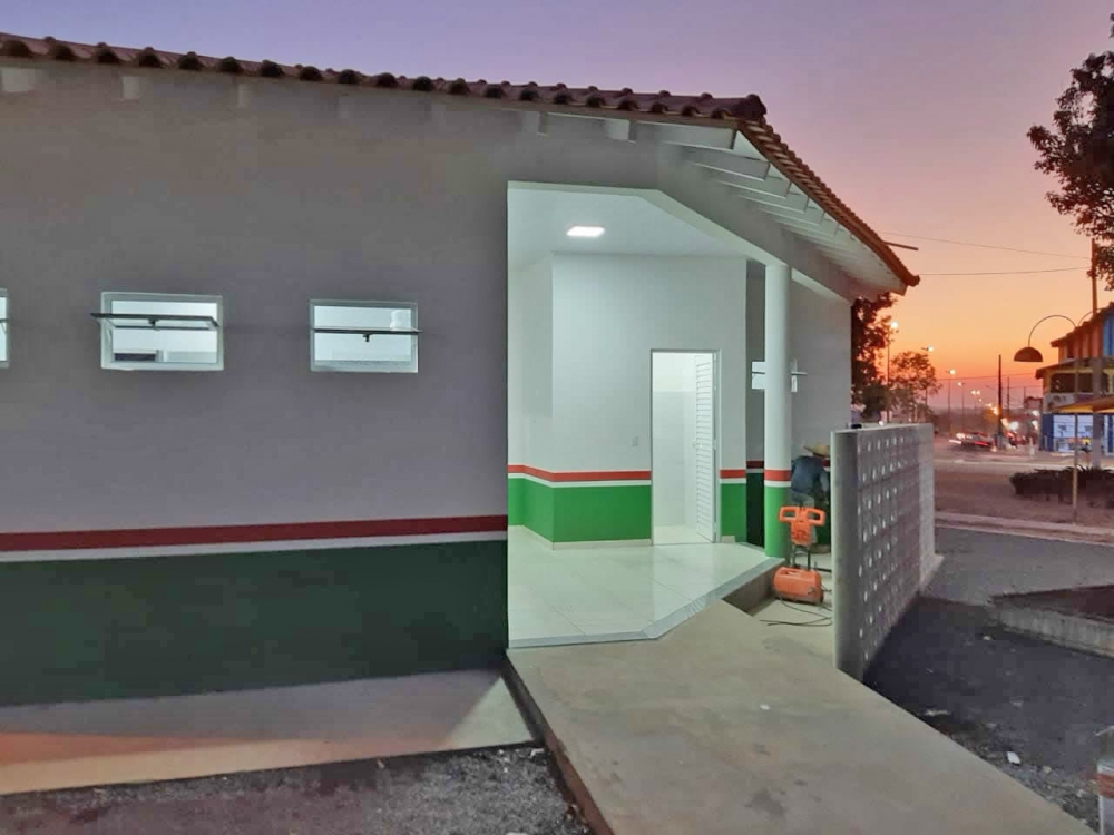 Banheiros da Pra�a dos Colonizadores s�o conclu�dos e entregues para a administra��o municipal.