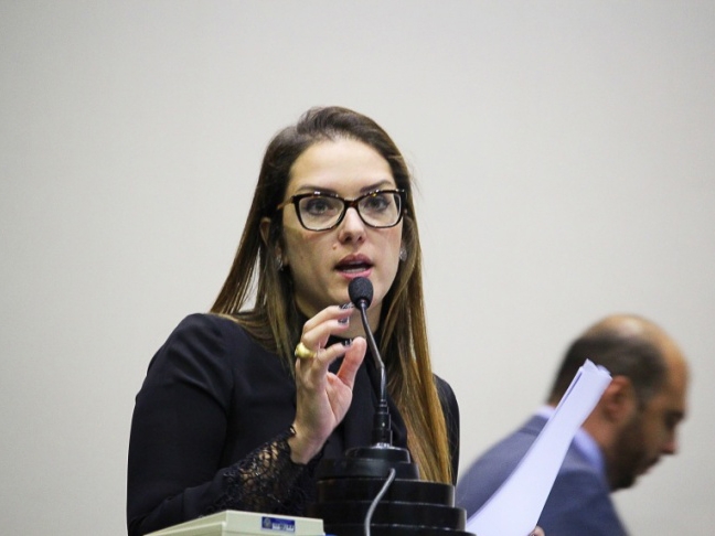 Menos de dois meses ap�s parto, deputada Janaina retorna aos trabalhos na pr�xima segunda-feira (26.10)