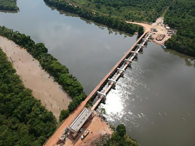 Ponte de concreto sobre rio Arinos na divisa de Juara e Porto dos Ga�chos avan�a r�pido; obra vai melhorar log�stica na MT-220