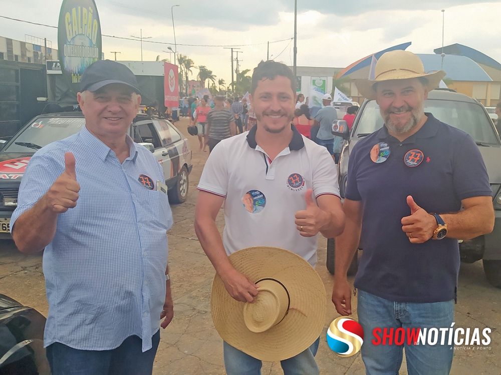 Ex-prefeitos Priminho Riva e Oscar Bezerra participam de carreata em apoio ao candidato Flavinho