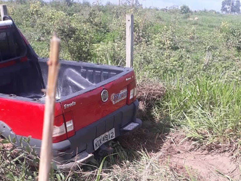 PM recupera na estrada da Paranorte, Ve�culo furtado em Juara e apreende menor de idade autor do furto.