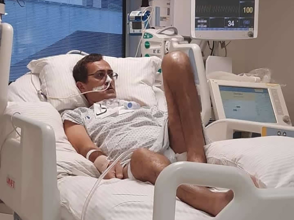 Prefeito Silvano j� consegue andar apenas com a ajuda de um andador e logo dever� receber alta.