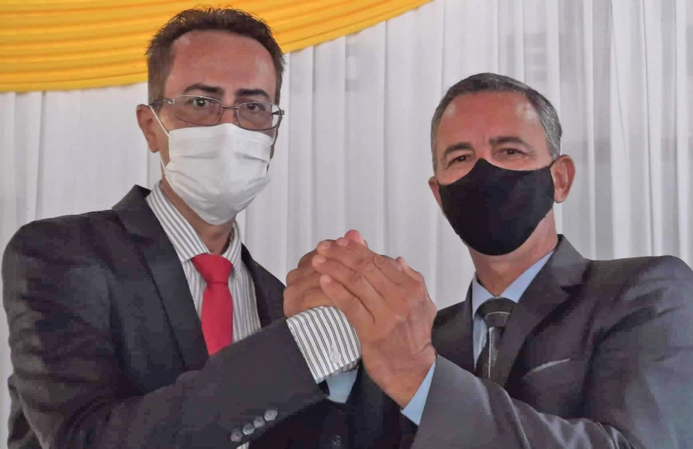 Prefeito e vice de Novo Horizonte do Norte tomam posse para o mandato 2021/2024