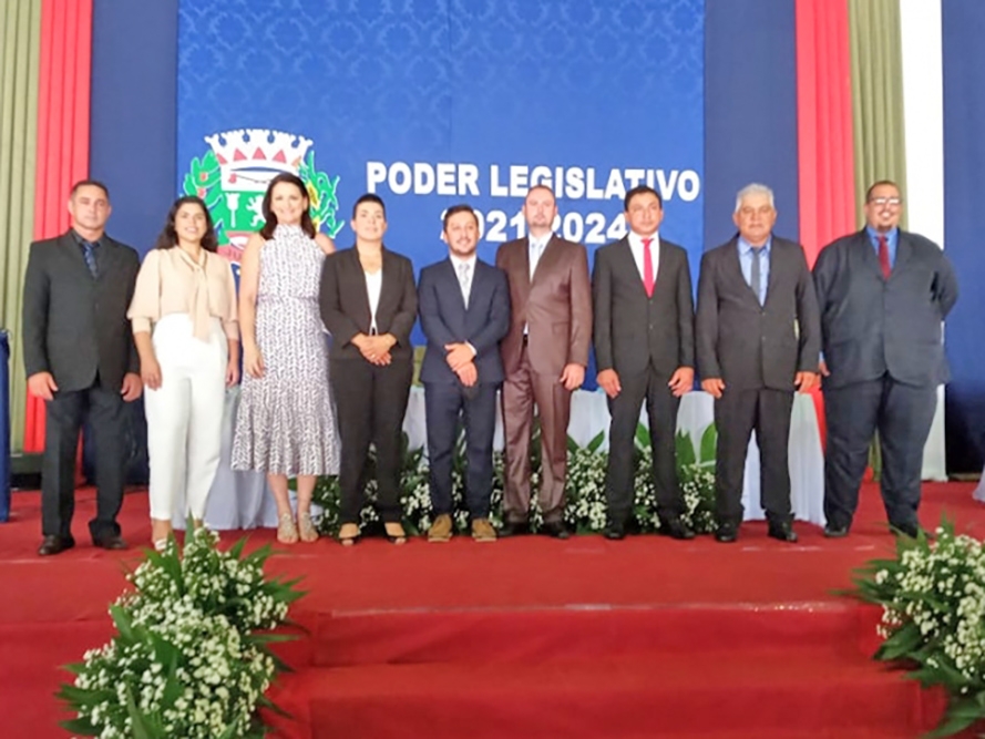 Vereadores de Juara tomam posse nesta sexta-feira 01 e reelegem L�o Boy (PL) presidente da C�mara Municipal.