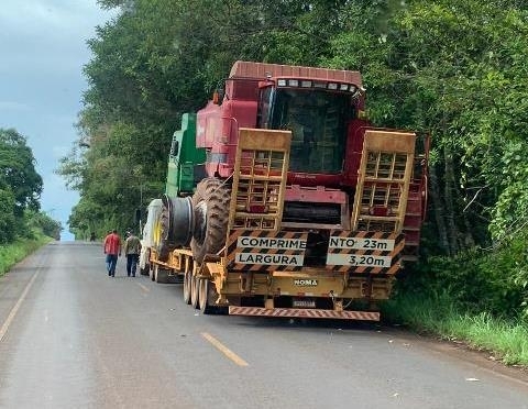 Caminhoneiro morre ao colidir em colheitadeira entre Ju�na e Brasnorte 