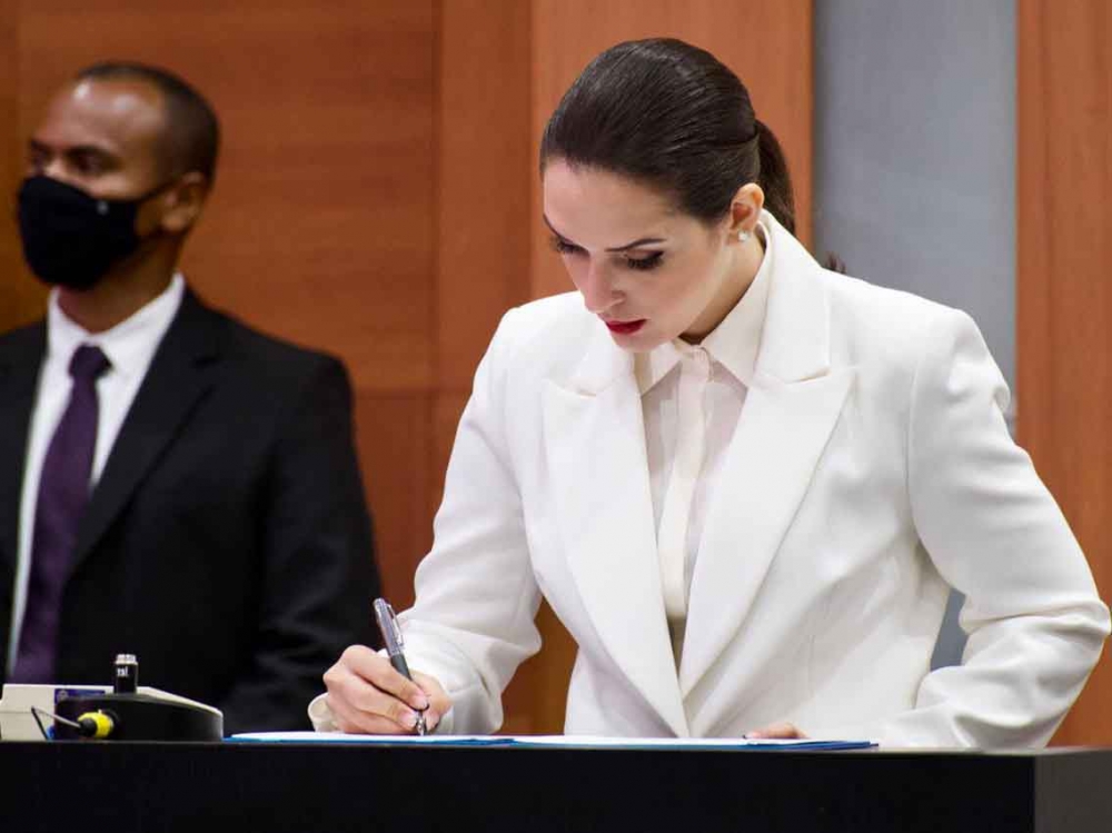 Com o compromisso de representatividade, Janaina Riva � reconduzida � vice-presid�ncia da ALMT e faz hist�ria