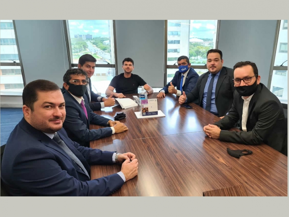 Presidente do PSL de Juara participa de reuni�o nacional do partido em Bras�lia.