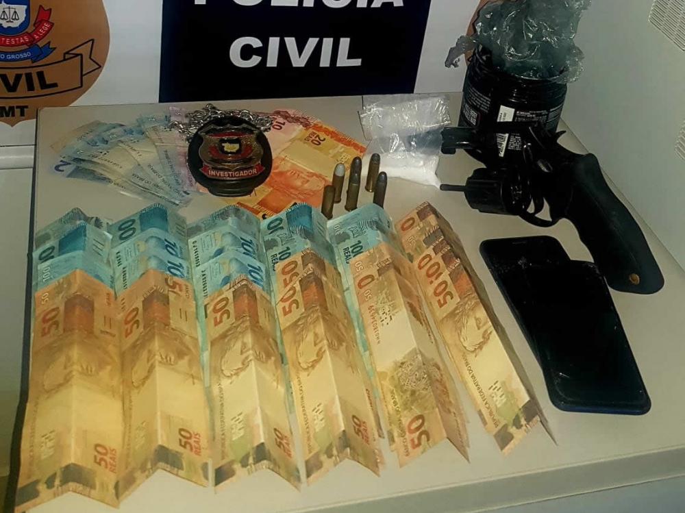 Pol�cia Civil de Juara prende um homem e uma mulher por tr�fico e posse ilegal de arma de fogo.