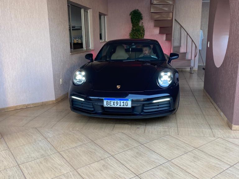 Ve�culo porsche no valor aproximado de R$ 900 mil � furtado no final de semana em Juara