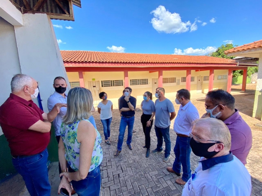 Deputada e secret�rio percorrem escolas do Vale do Arinos para tra�ar diagn�stico e melhorar estrutura