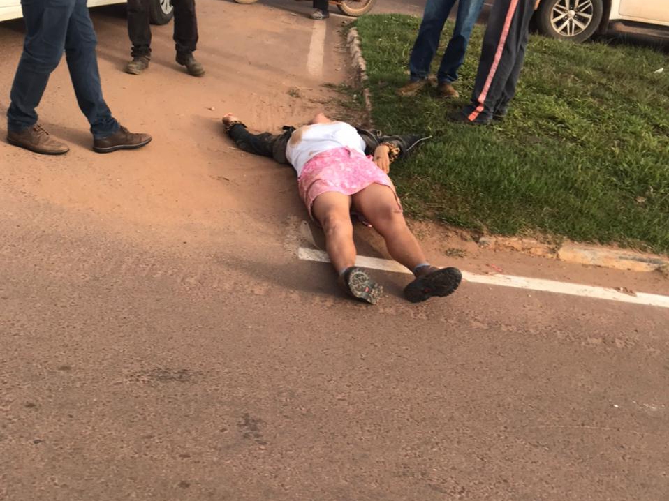JUARA: Empresaria cai de moto ao passar em quebra-molas e fica gravemente ferida.