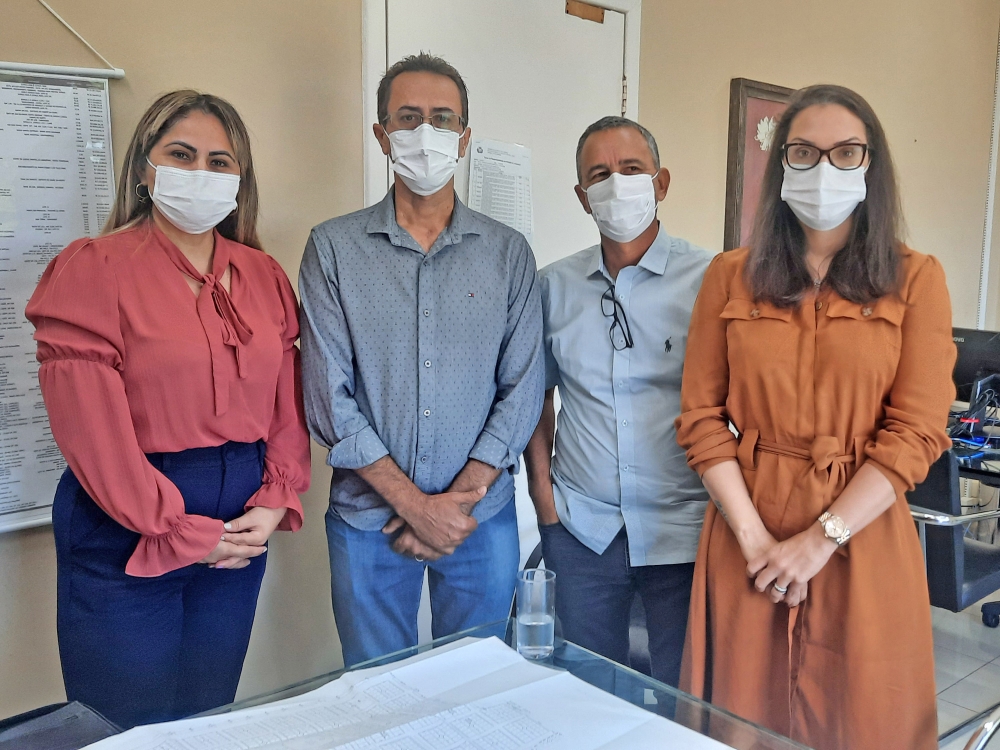 Prefeito, vice e vereadora de Novo Horizonte do Norte estiveram em Cuiab� viabilizando recursos para o munic�pio. 