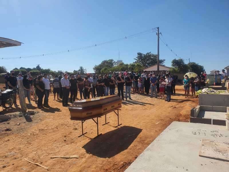 Deu no Di�rio de Cuiab�: Sepultado em Juara corpo do radialista Dirceu Barbosa