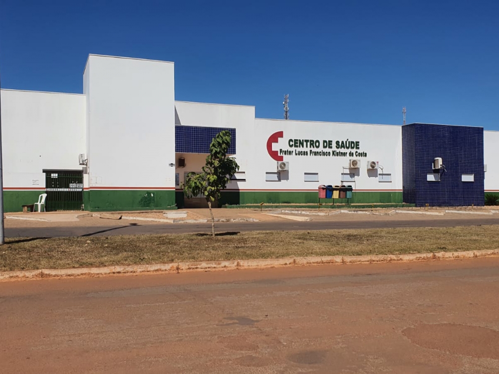 Veja v�deo: Cantoria de grilos tiram o sossego de pacientes com COVID-19 no Hospital de Campanha de Juara.