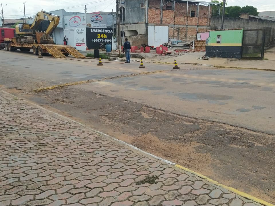 As trapalhadas da prefeitura na obra de drenagem da Avenida Rio de Janeiro.