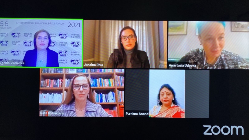 Deputada de MT fala sobre empoderamento e sustentabilidade durante f�rum mundial na R�ssia