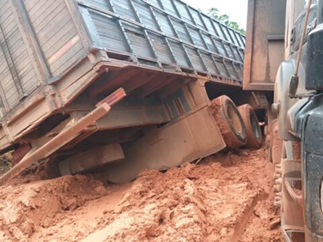Deputada Janaina Riva cobra Sinfra e Dnit por mais aten��o �s condi��es das estradas no per�odo de chuva em MT