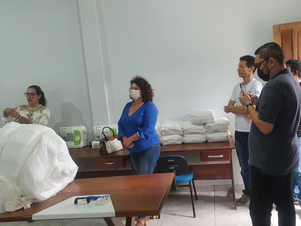Deputada Janaina Riva prop�e parceria com CONSEG, Lions e Sistema Prisional, para confec��o de absorventes femininos em Juara
