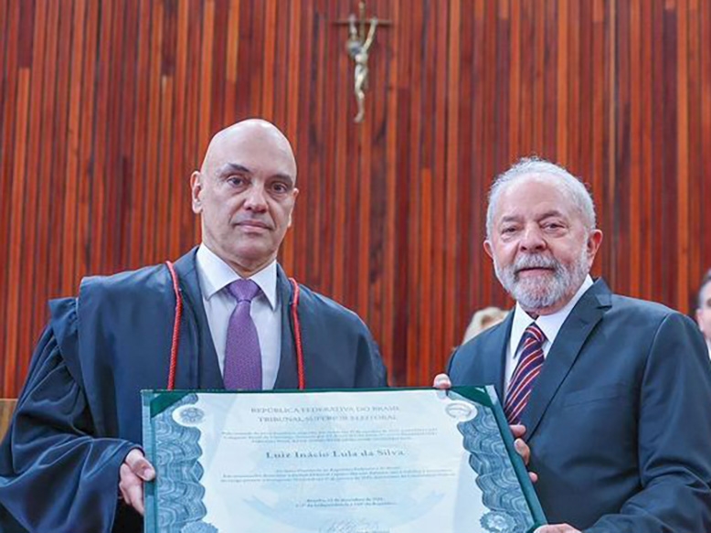 Lula e Alckmin so diplomados pelo TSE; posse  em 1 de janeiro