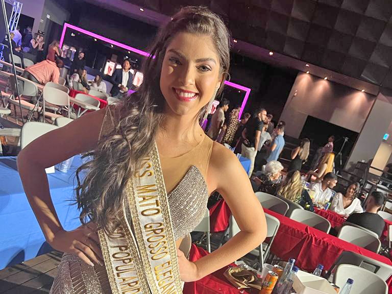 Jovem juarense conquista dois ttulos no Concurso Miss Universo Mato Grosso 2023.