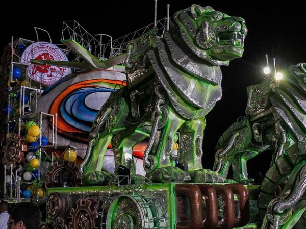 Em meio a Carnaval, marca de 100 dias para Copa � ofuscada