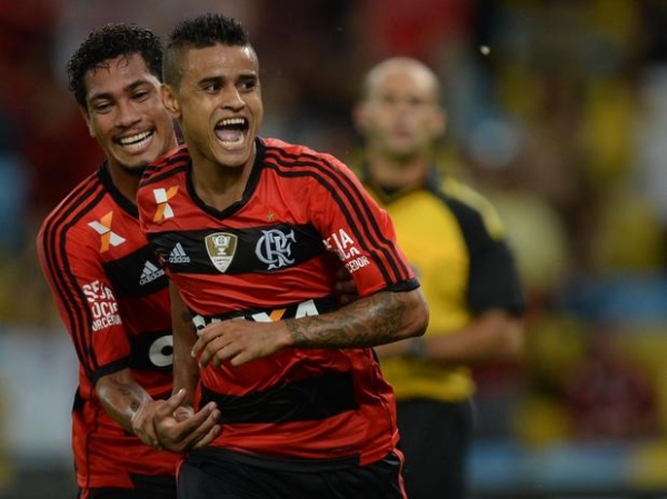 Flamengo faz 3 na Cabofriense e encaminha vaga � final