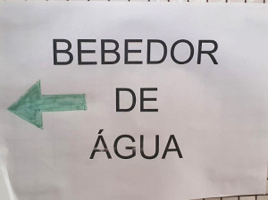 Sinalização do CER ficou Show, quem bebe água pra um lado, faltou quem bebe cerveja.